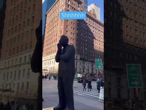 Hush Man in Midtown 😆 Shhh #nyc #manhattan #art #artist #midtown #newyork  #viral #viralshorts