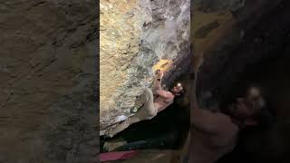 Video thumbnail de Caveirão, V6-7. Cocalzinho de Goiás