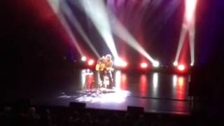 Travis Tritt..Singing Waylon Jennings "Are You Sure Hank Did It This Way" and other songs