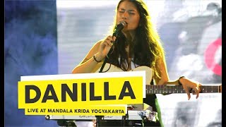 Download lagu [HD] Danilla - Ada Di Sana (Live at Mandala Krida 2018, Yogyakarta) mp3