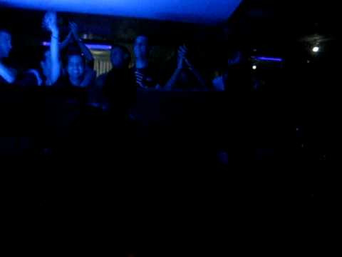 Massivedrum feat Danny Guitar - Fingerprint