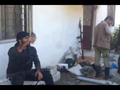 تجهيزات عناصر كتيبة الأخوة في الله على جبهة قسطل معاف في ريف اللاذقية