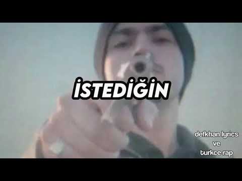 Defkhan Ceza ve Sagopa Kajmer'e diss atıyor