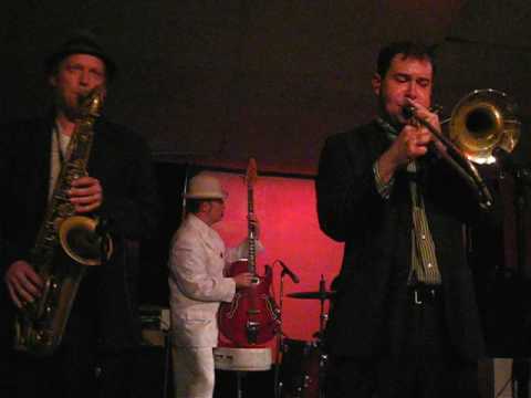 Skadventures of SkaJenny: Slackers & HubCityStompers @ Asbury Lanes 'o9 - Slackers 4 - Yes It's True