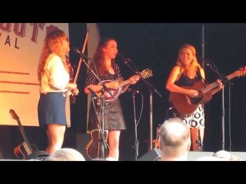 Sara Watkins - Sarah Jarosz - Aoife O'Donovan - Lord Lead Me On - Red Wing Roots 2015