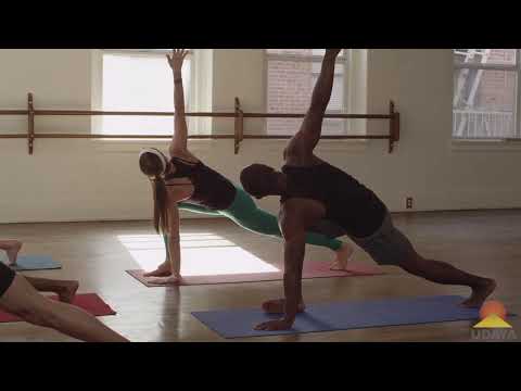 Anna Orbison, To the Moon and Back  I  UDAYA.com