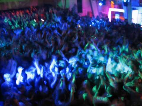 David Bas feat Max C - Hurt So Much