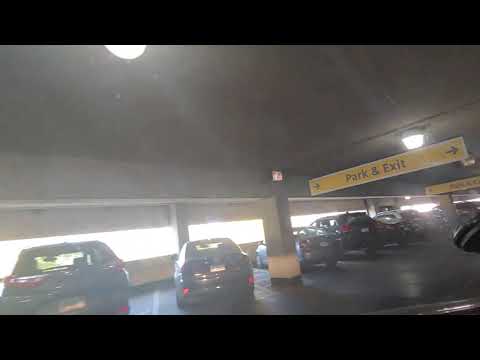 image-Does Hilton Chicago have parking?