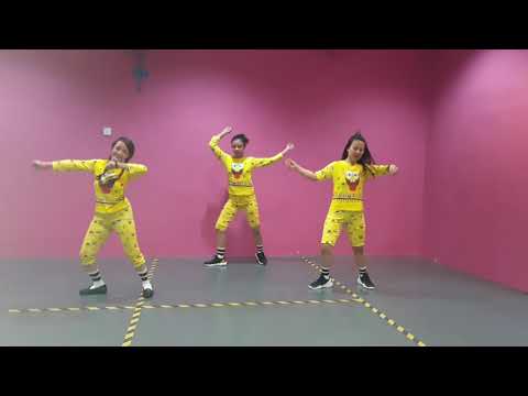 Agua-Sponge On The Run | Zumba Fitness | Choreography by Mandy