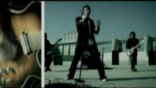 SIXX:A.M. Accidents Can Happen