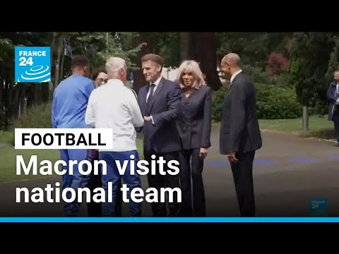 French President visits national team ahead of World cup