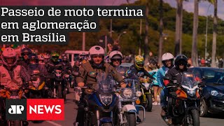 Bolsonaro gera aglomeração com motoqueiros em Brasília e volta a defender voto impresso