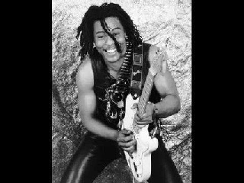 Majek Fashek - religion na politics