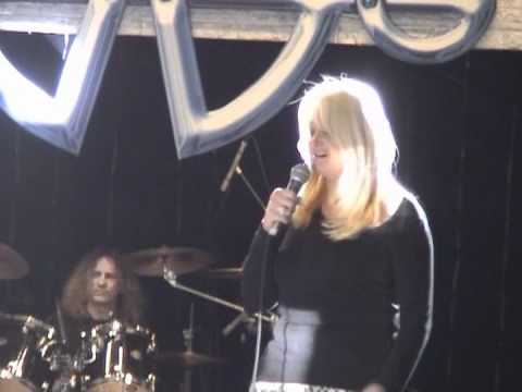 Bonnie Tyler & Zemlyane - Holding Out For a Hero (07.11.2006, soundcheck, Moscow, Russia)