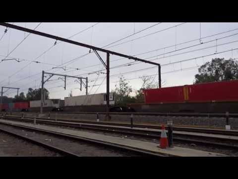 DL44 middle loco on 3MB4 - 22/7/15