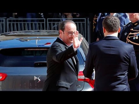 Экс-президент Франции Олланд приветствовал своих сторонников