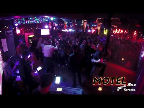 Robbie Williams - Angels // Motel Dive Bar Karaoke