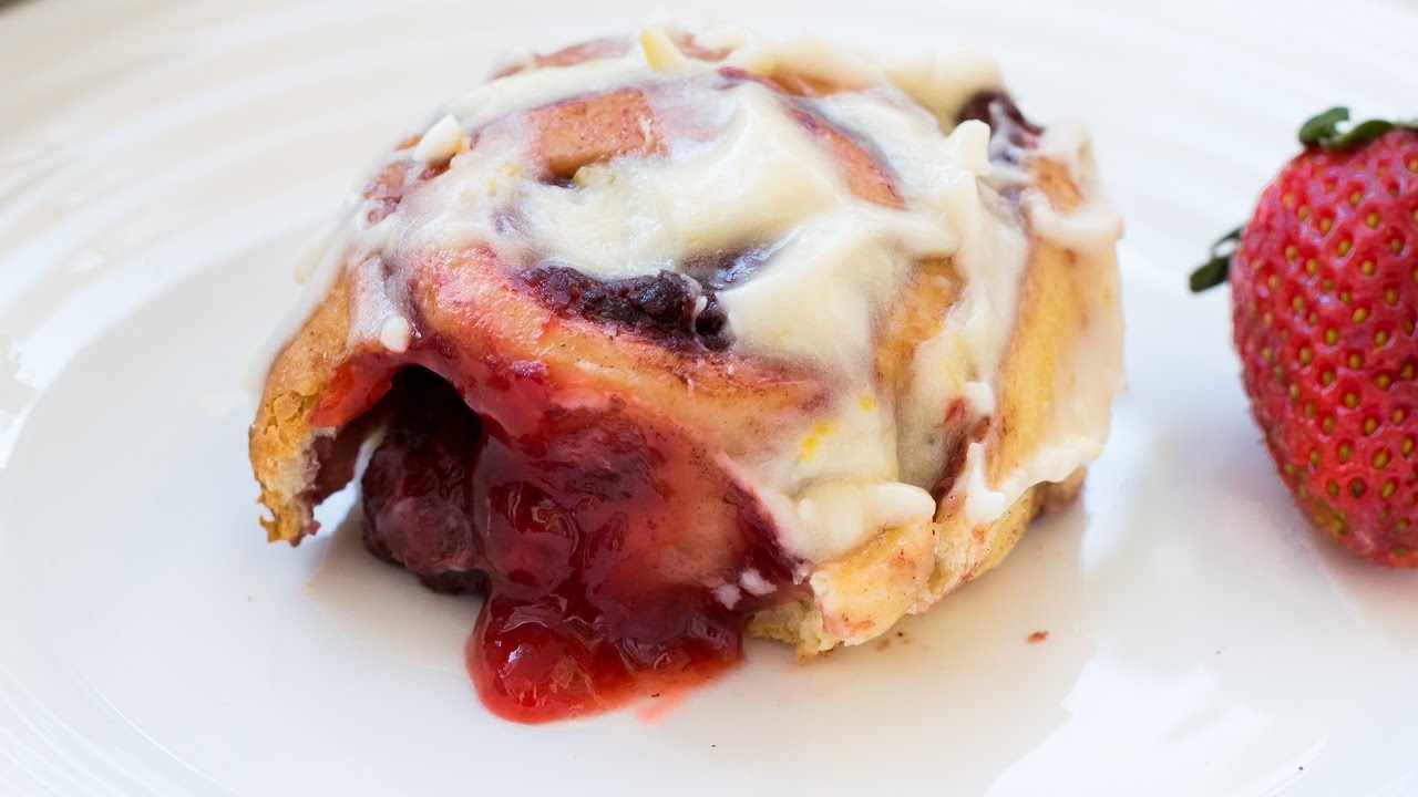 STRAWBERRY CINNAMON ROLLS WITH LEMON CREAM CHEESE GLAZE LONG