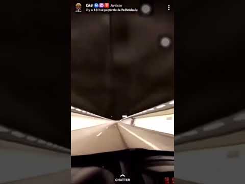 Tunnel long ça me fait peur mon cœur tremble