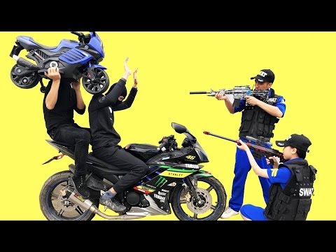 Motorista Moto Corrida Roubo Super Carro Disney Polícia Golpe Bloco A Cabeça Gigante Surpresa Ovo B