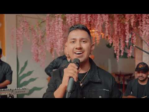 Besos Por Costumbre - Daniel Peña | En Vivo