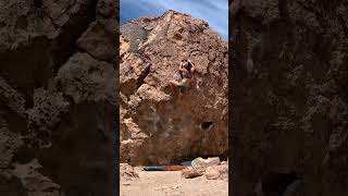 Video thumbnail de Serengeti, V5. Happy Boulders