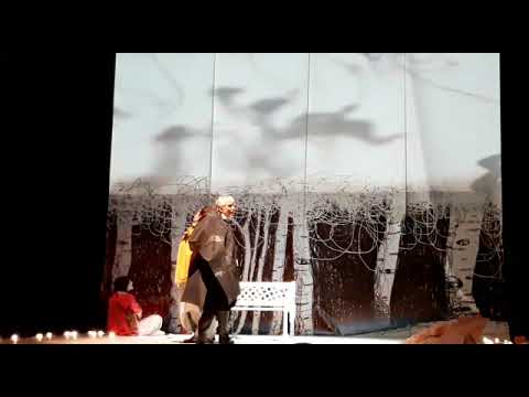 Una scena da ‘L’asino’ al Teatro Fulvio