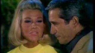 Doris Day Makin Eyes at Perry Como