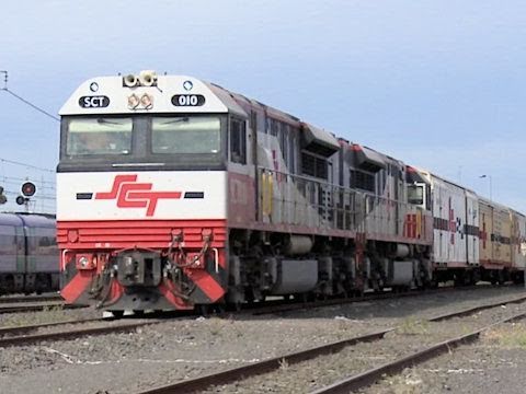 SCT Australian Freight Train with Boxcars - PoathTV