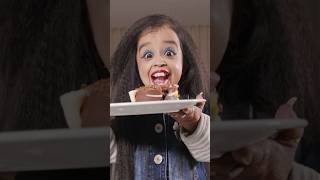 Download lagu Happy birthday to the world's shortest woman - Jyoti Amge 🥰️✨ mp3