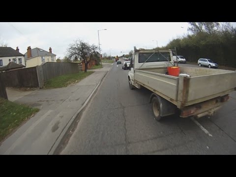 PO51HCZ - Close, Weird Overtake