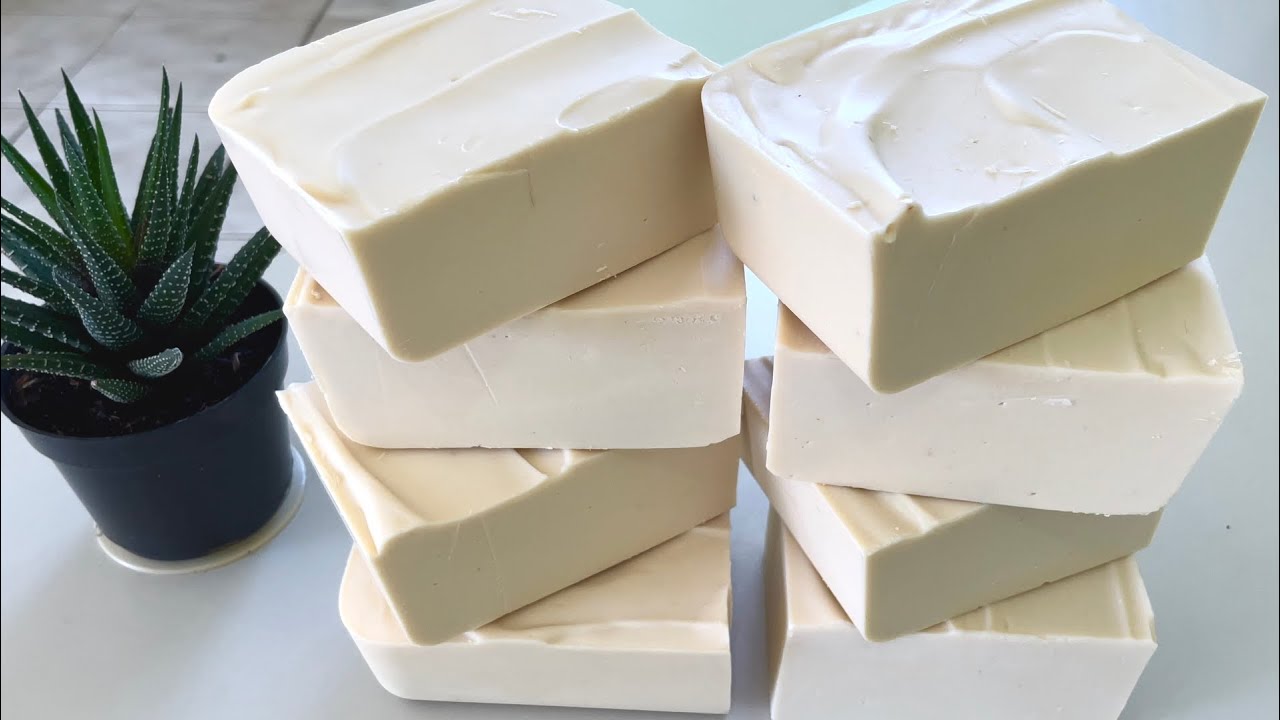 Como fazer sabão caseiro DURÃO com 2 litros de óleo usado | Receita fácil com apenas 3 ingredientes