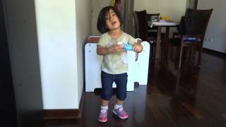 次女の歌と踊り、アナと雪の女王スペイン語版