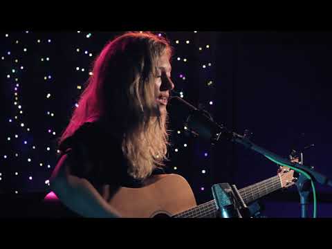 Kelly Barnes You Don't Know Me unbranded