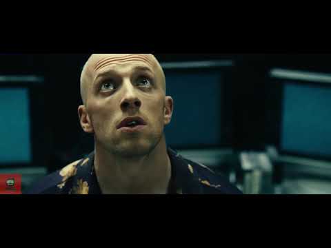 Cyril Raffaelli fight scene in District 13