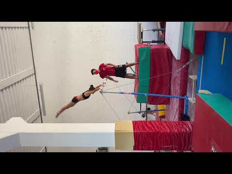 GINNASTICA ARTISTICA - mezzo cambio alle parallele asimmetriche