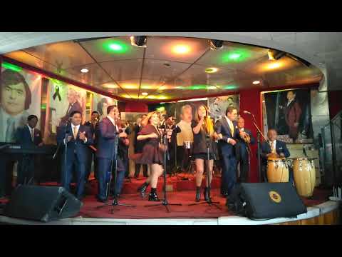 "Ojitos Mentirosos" Ilse & Mimi (Flans) Sin derechos de autor, fragmento de conferencia.