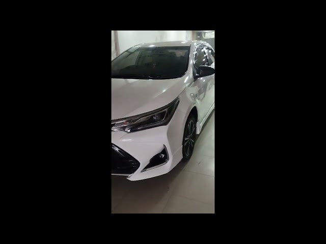 Toyota Corolla Altis Grande CVT-i 1.8 2018 Video