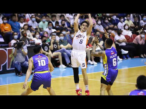 Chris Banchero gets injury in Game 4 | Meralco coach Norman Black says status uncertain (3/30/2022)