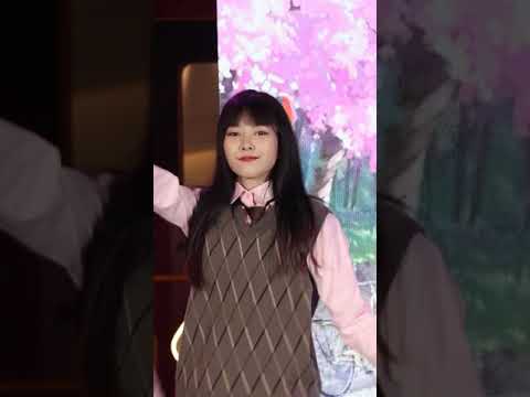 DAISY DAISY - " TukTak " (Kookkik  fogus) Sora! Sora! Debut Stage: Reach for theSky @Fashion Island