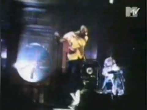 Leeroy on Funky shit, MTV 1997, slow motion.