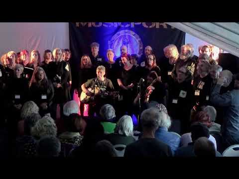 Joe Solo & The Commoners Choir @Musicport Festival 2019