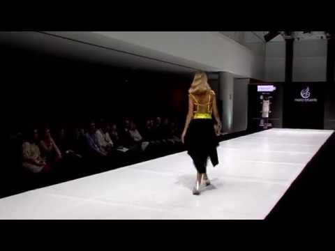 Cristina Vedia Fernández - Modelo para Desfile MARÍA LAFUENTE - Conjunto 1 PASARELA CYL 2019