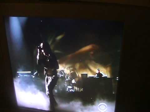 Rihanna Feat. Eminem LIVE 2011 Grammy's "Love the Way You Lie Part II"