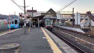 草津線２２３系　貴生川駅到着