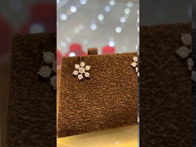 حلق ألماس شكل وردة ذهب اصفر