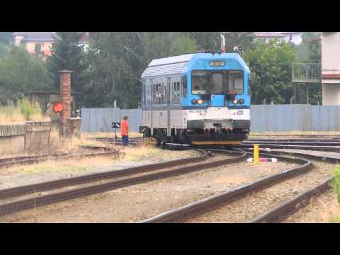 Odjezd ČD 843 005-0 na R 993, posun ČD 843 004-3 a ČDC 742 013-6 v Turnově