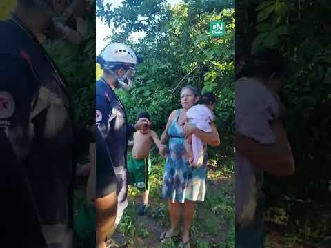 Pneu gigante atinge casa após carreta tombar na BR-222 em Itapajé, no Ceará