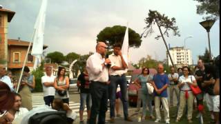 preview picture of video 'Alessandro Di Battista  in diretta da Tirrenia(Pisa)'