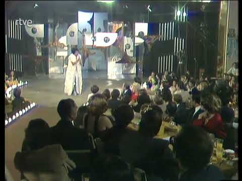 Eliana Pittman canta 'Quem Vai Querer' na Espanha